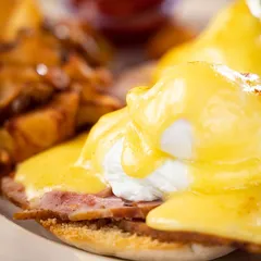 Eggs Benedict with Canadian bacon and hollandaise