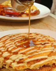 Cinnamon roll pancakes