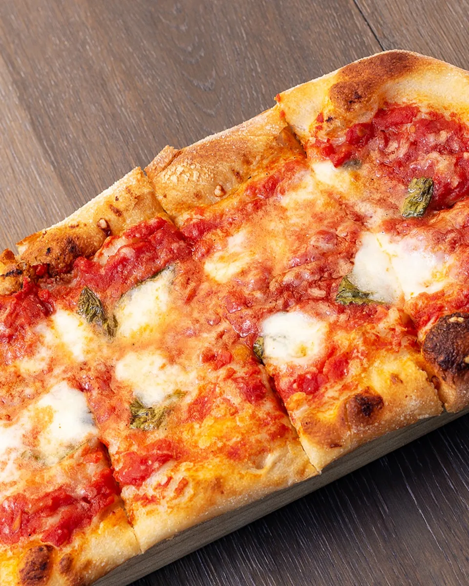 Margherita flatbread pizza