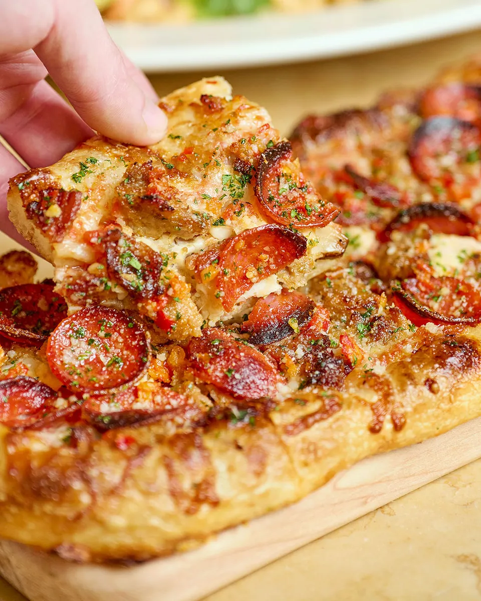 Bee sting flatbread pizza