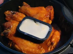 Buffalo burnin' hot wings