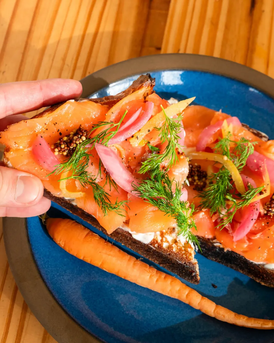 Smoked salmon tartine