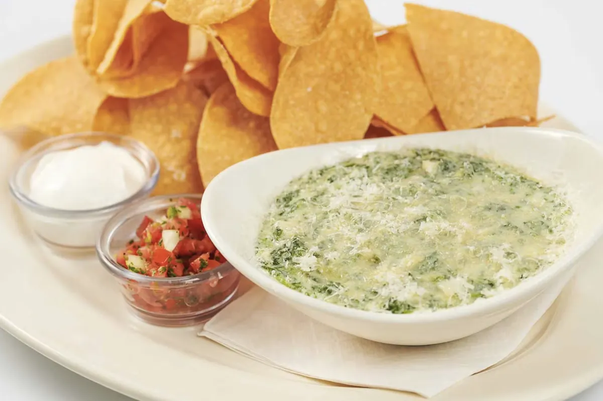 Hot spinach and cheese dip