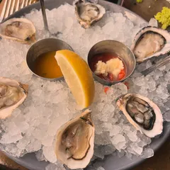 Seasonal oysters on the half shell